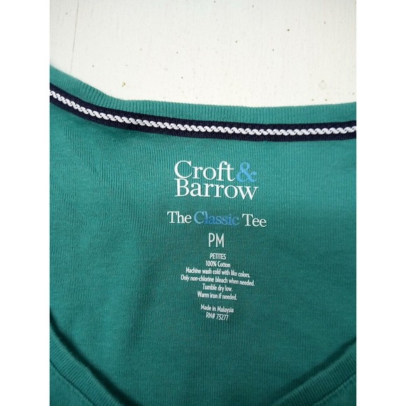 Women's Croft & Barrow Petite The Classic Tee Short Sleeve V-Neck Green  PM - Picture 4 of 5